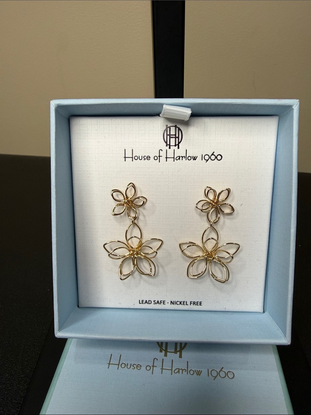 House of Harlow 1960 | Gold Tone Flower Dangle Earrings ✨